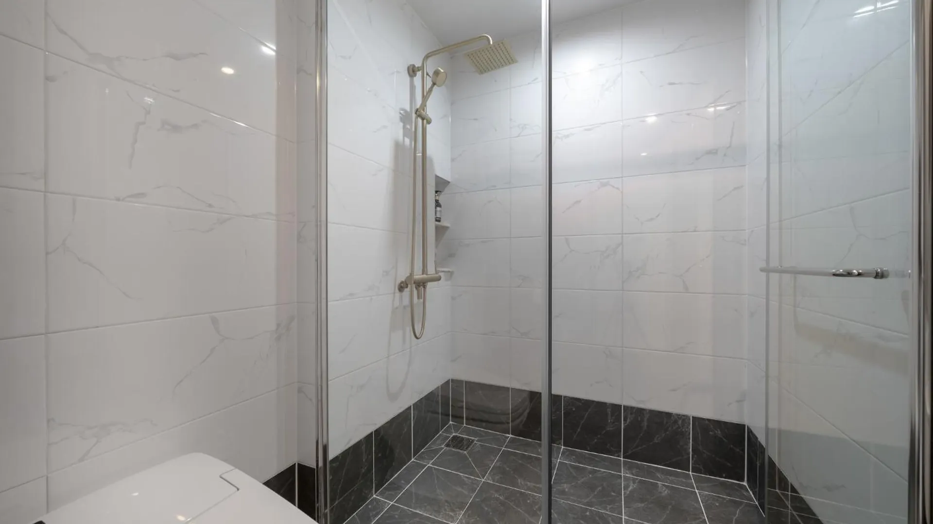 H Avenue Incheon Seogu Hotel 0*,  Korsel